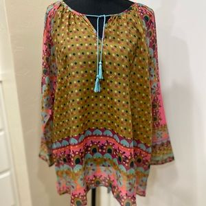Live Happy light-weight top. Size L